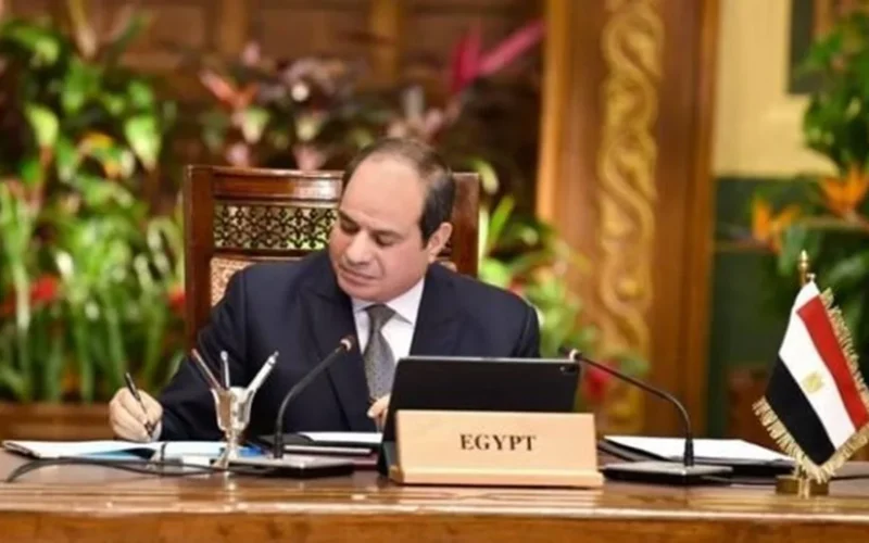 تغيير واسع.. الإطاحة بحوالي 17 محافظاً في حركة جديدة